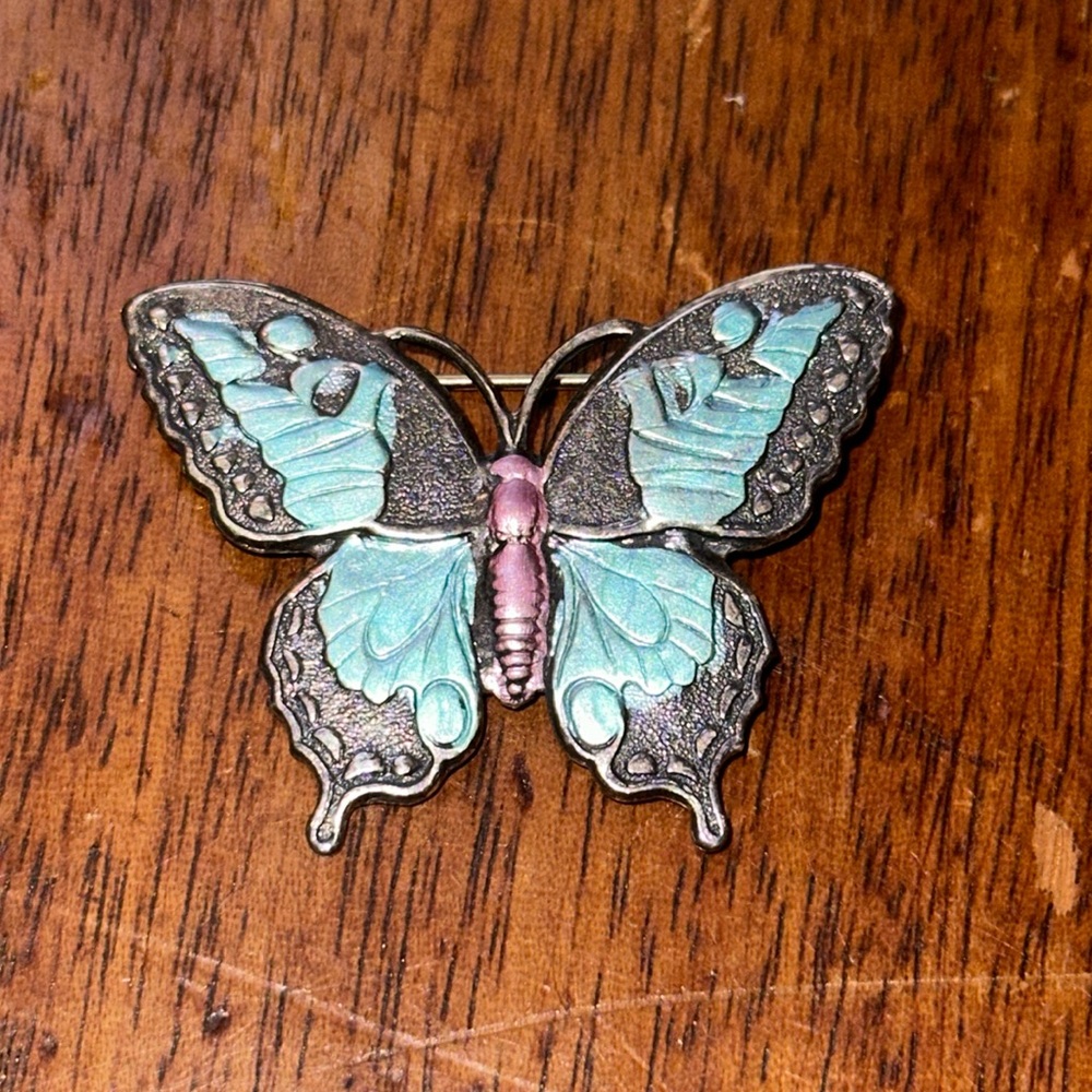 Vintage Butterfly Brooch Pin 🦋